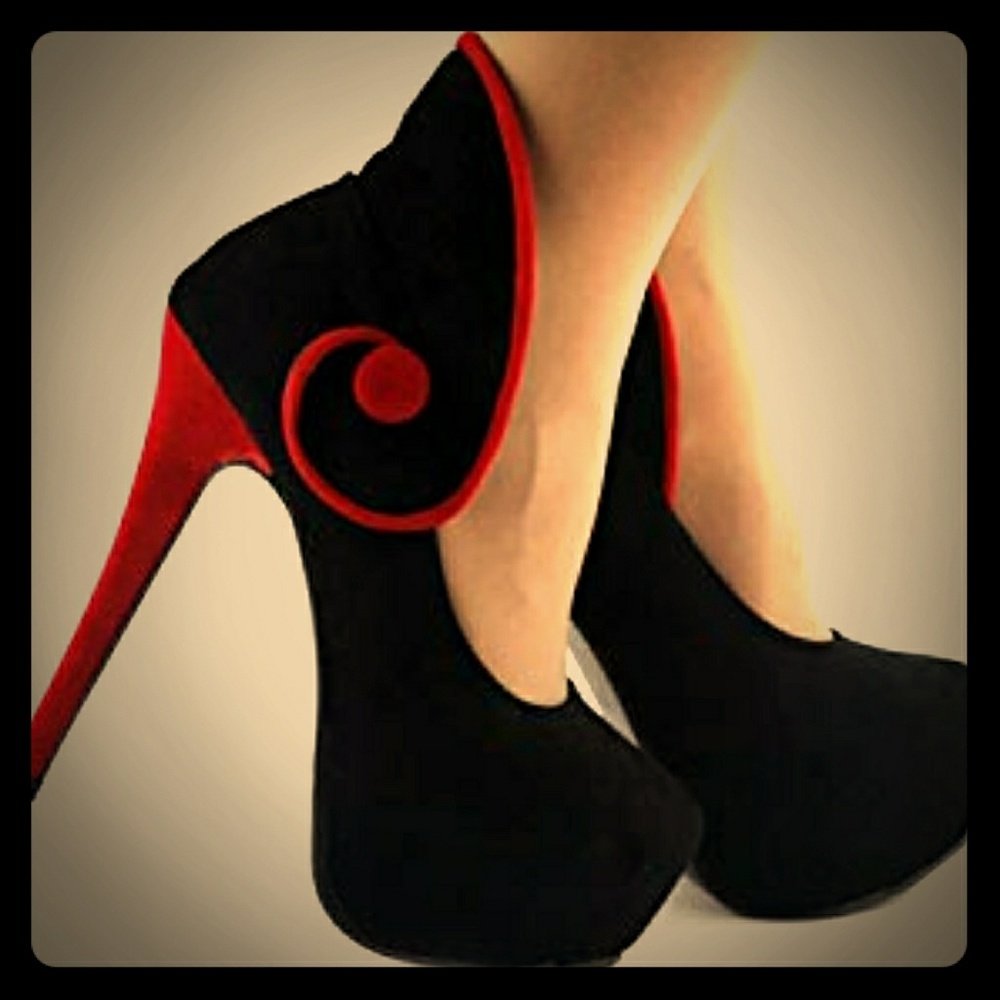 NWOB Show Story Fairytale Gothic Heels